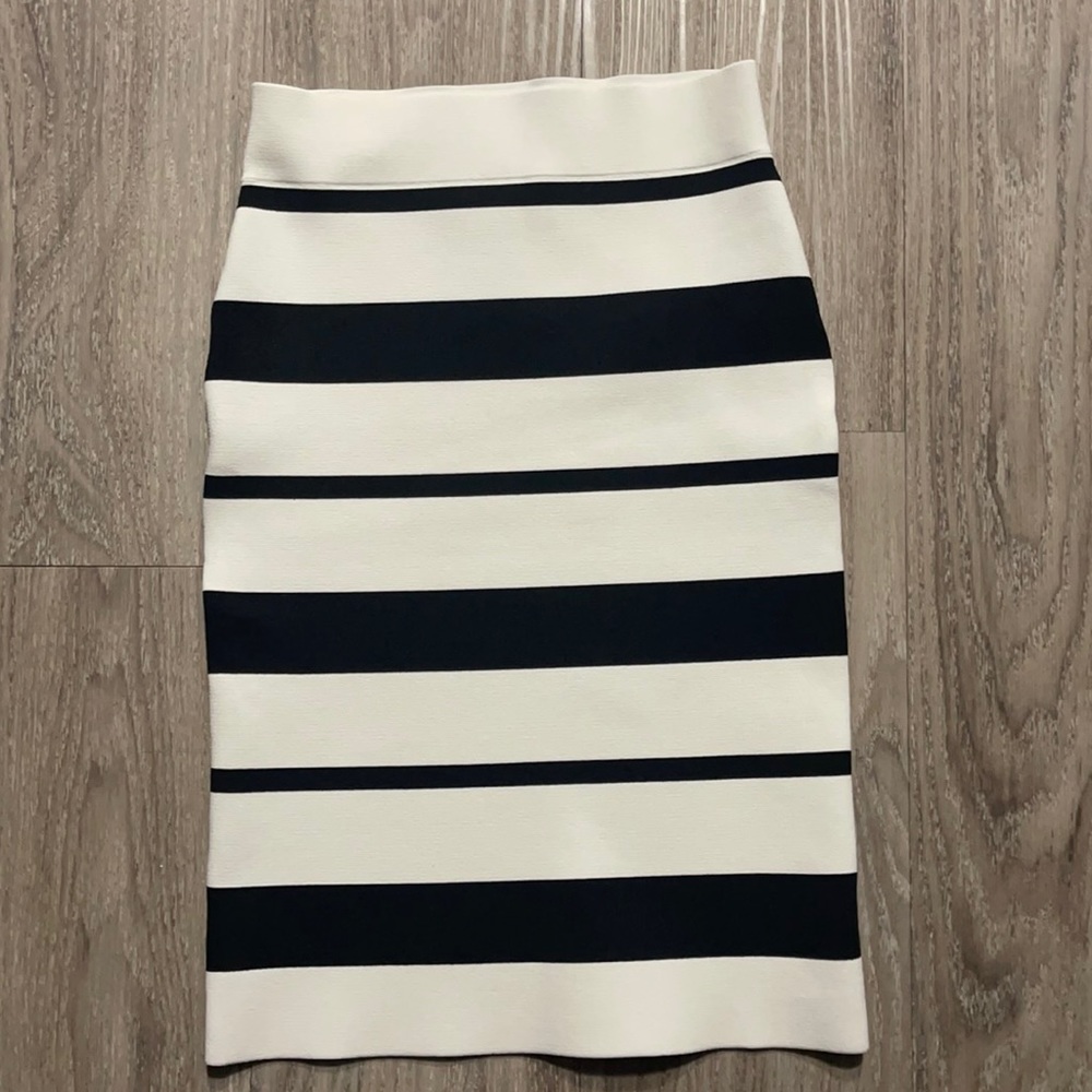 Bcbg black and off white skirt